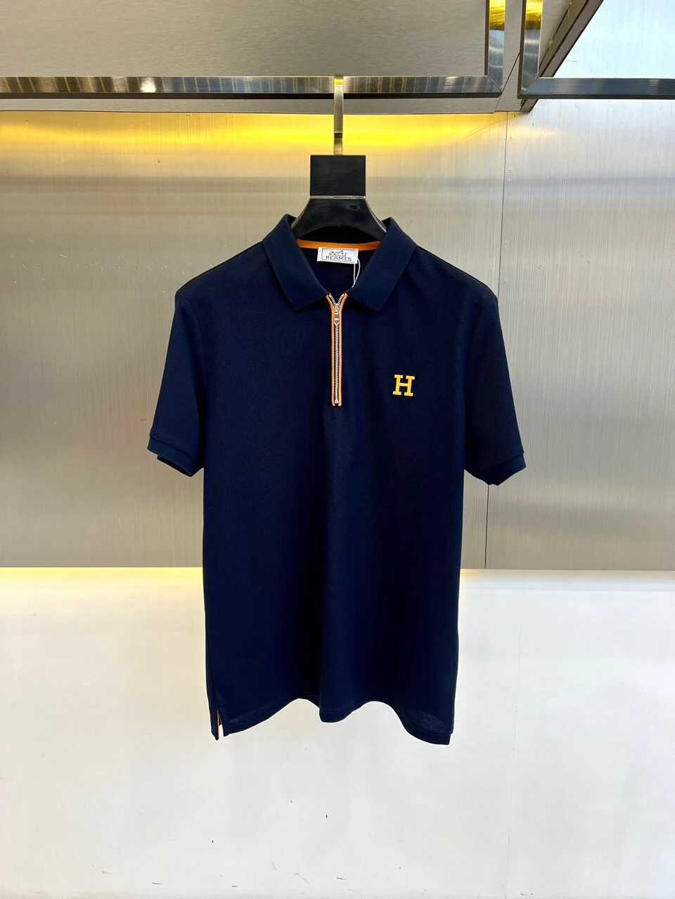 Hermès T-Shirt — 2342e298