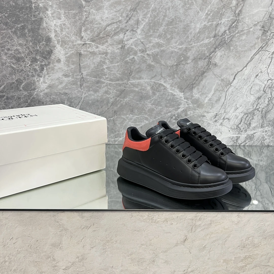 Alexander McQueen Sneakers — d2e976d4