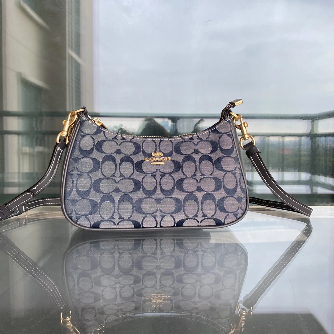 Coach Bag — a978ce33