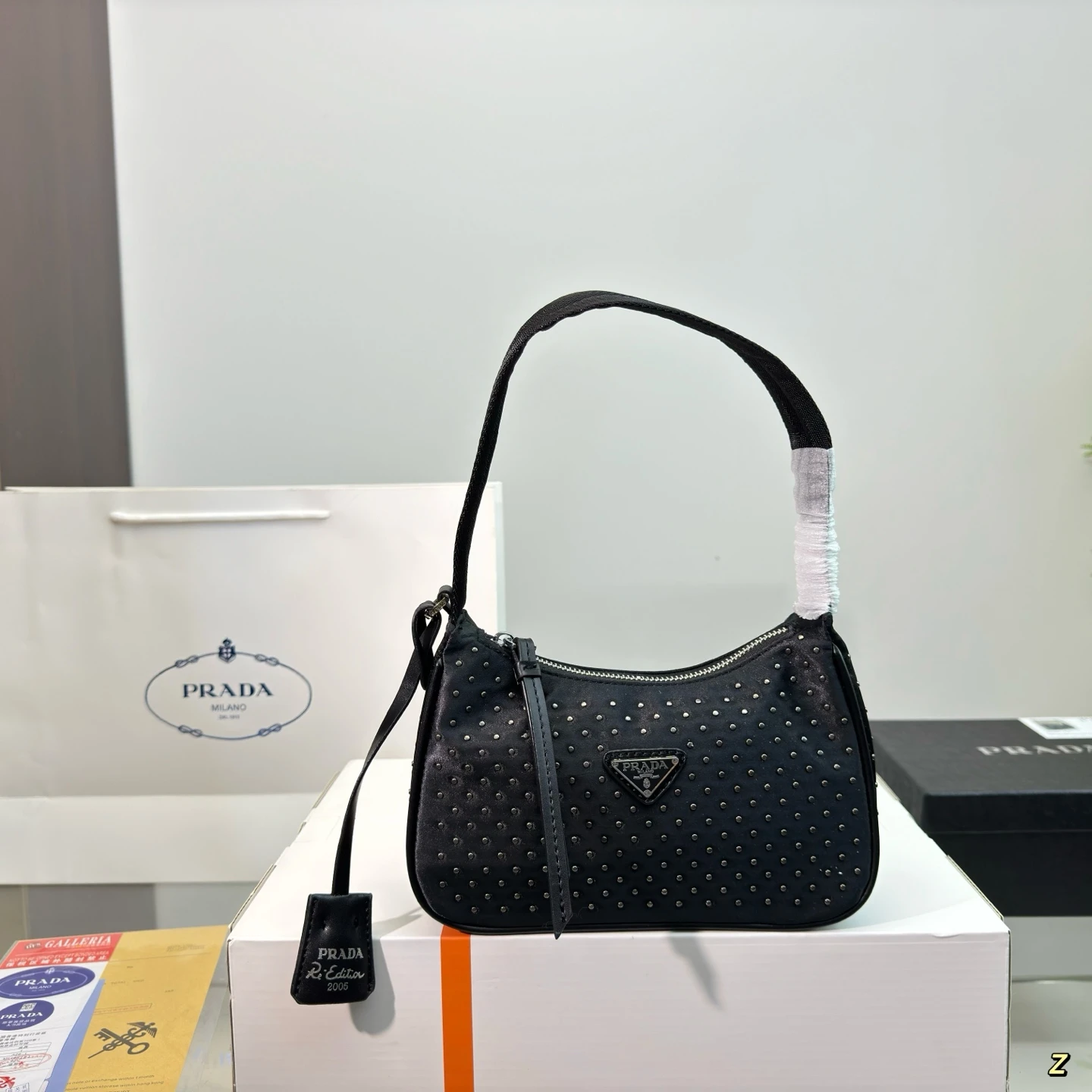 Prada Bag — 5ba1e8b8