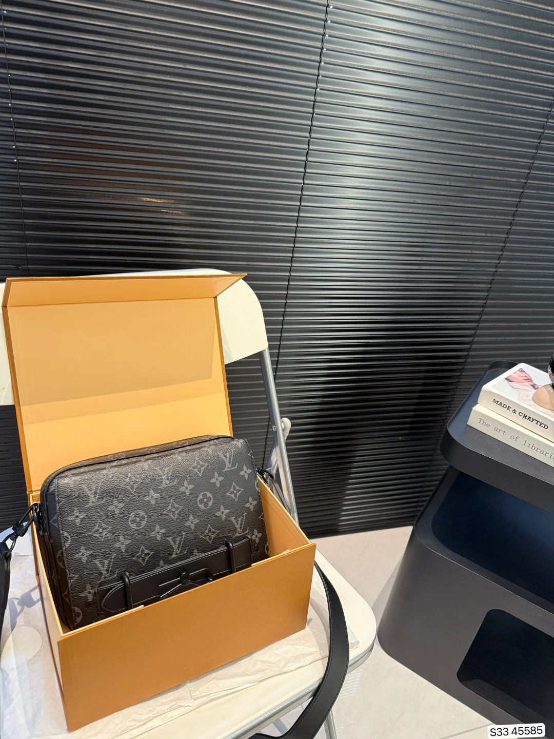 Louis Vuitton Bag — 2027111e