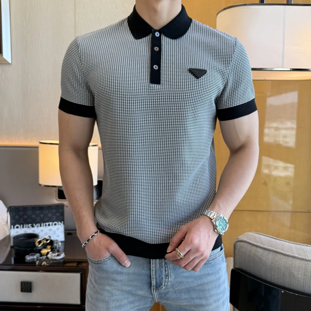Prada T-Shirt — a741c8ed