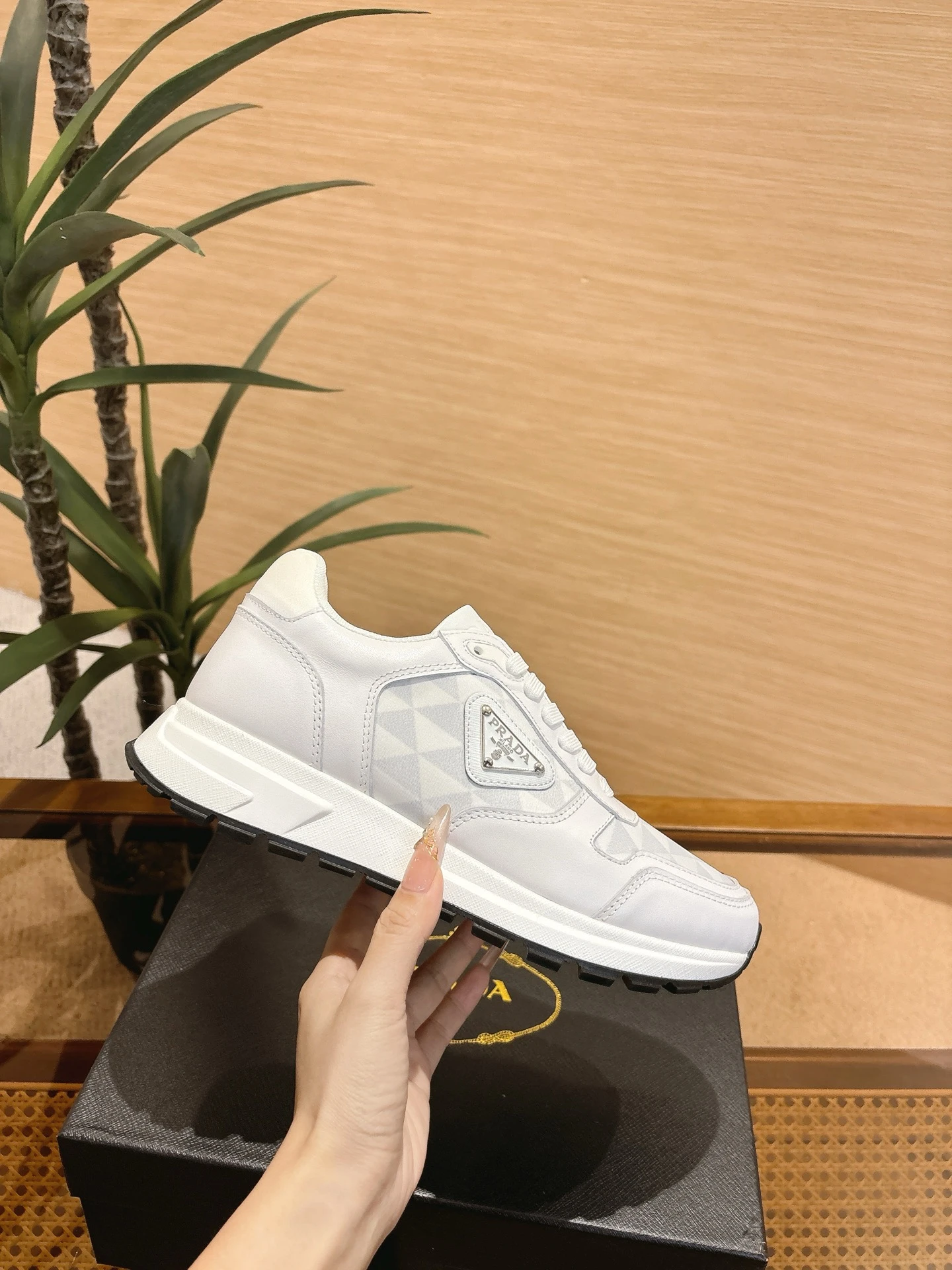 Prada Sneakers — 63670208