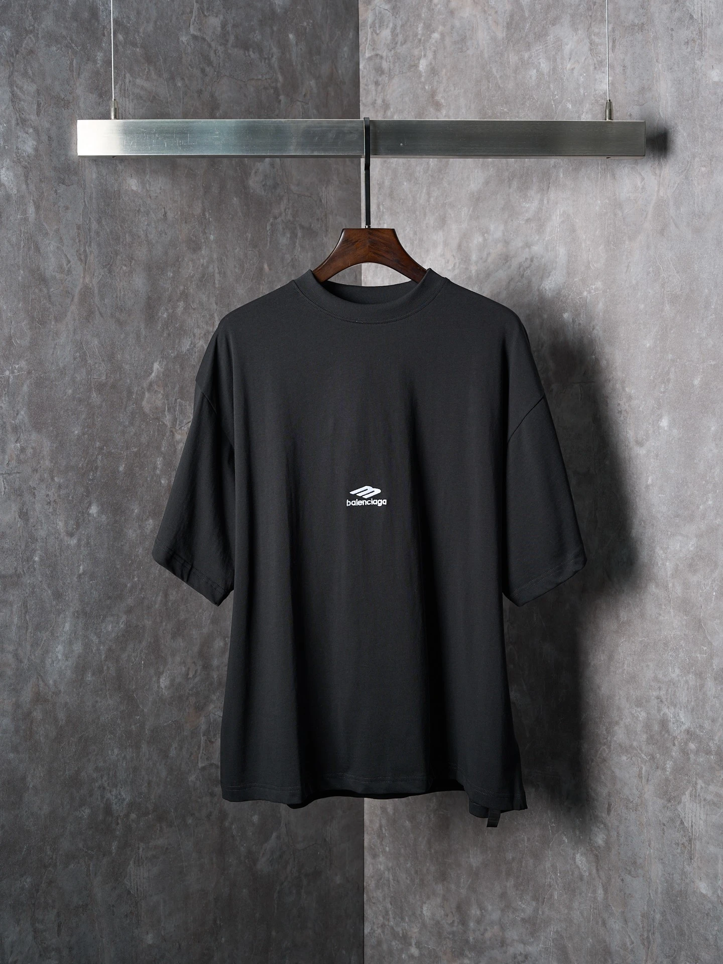 Balenciaga T-Shirt — 6691f704