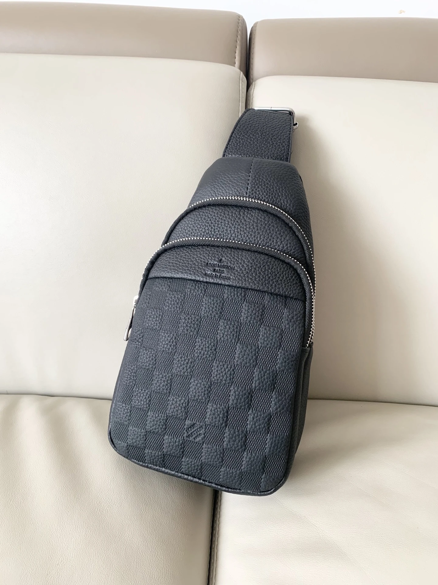 Louis Vuitton Bag — 16ca2304