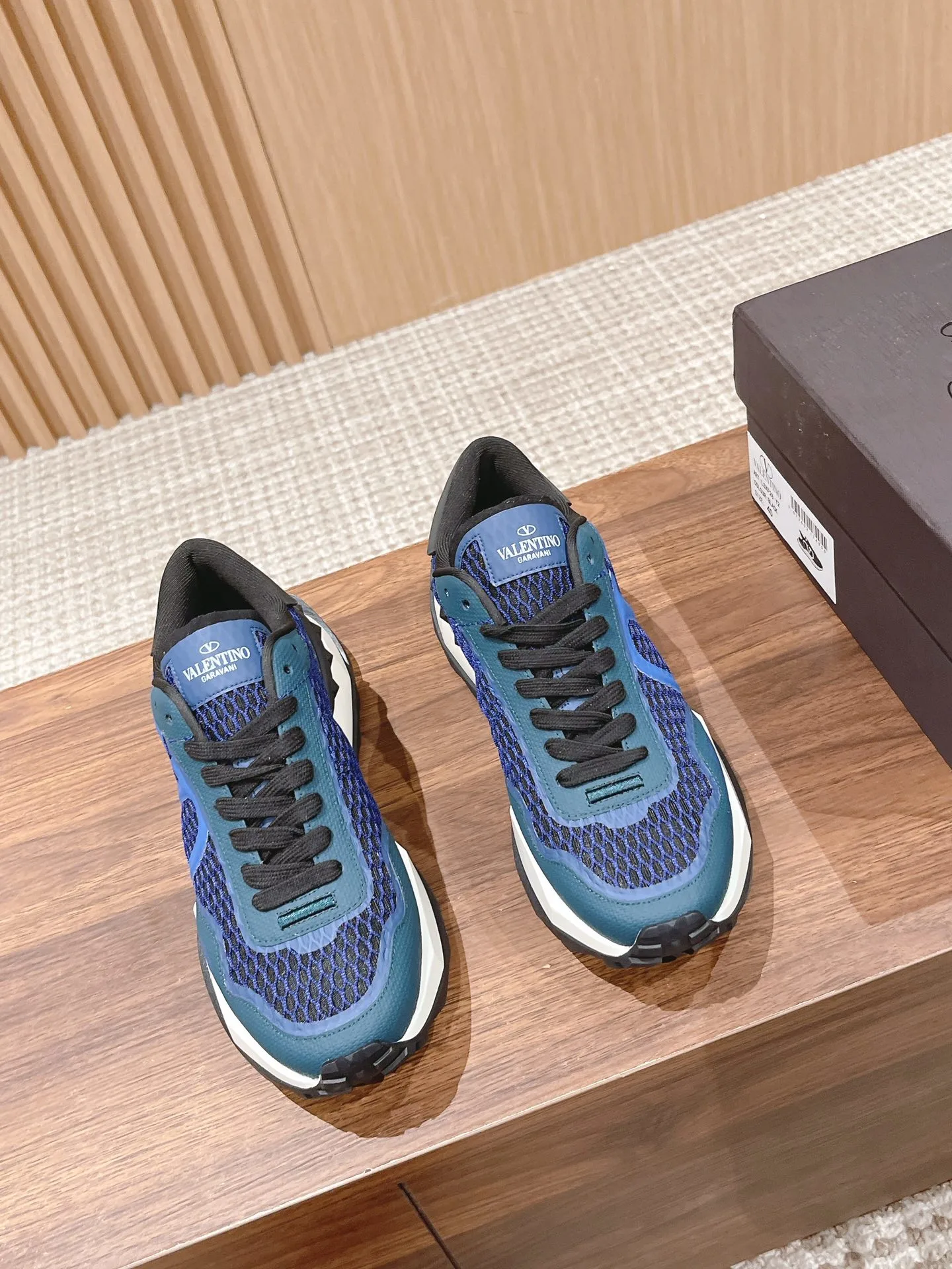 Valentino Sneakers — cb02fb22