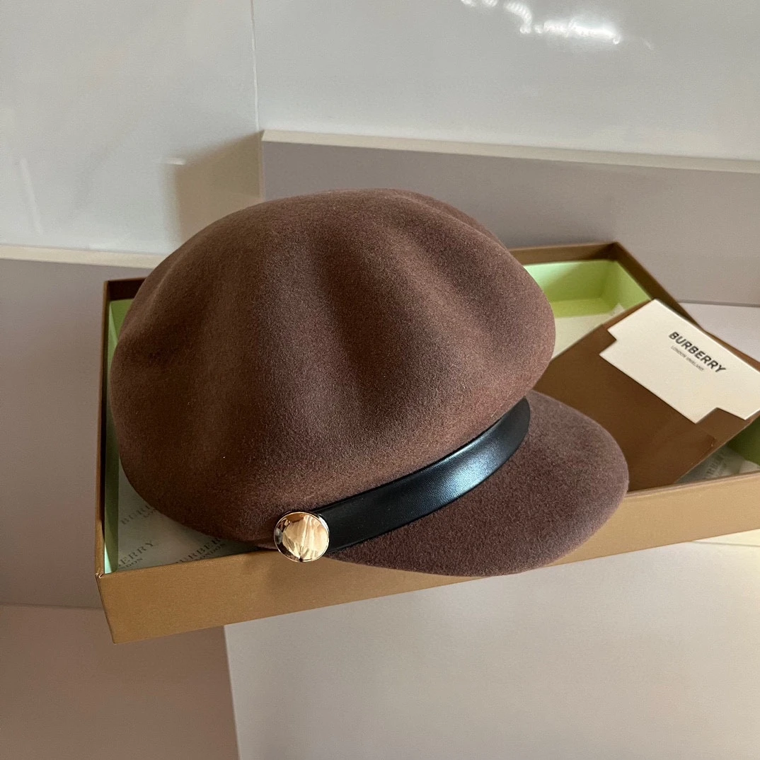 Burberry Hat — 0b059e3e