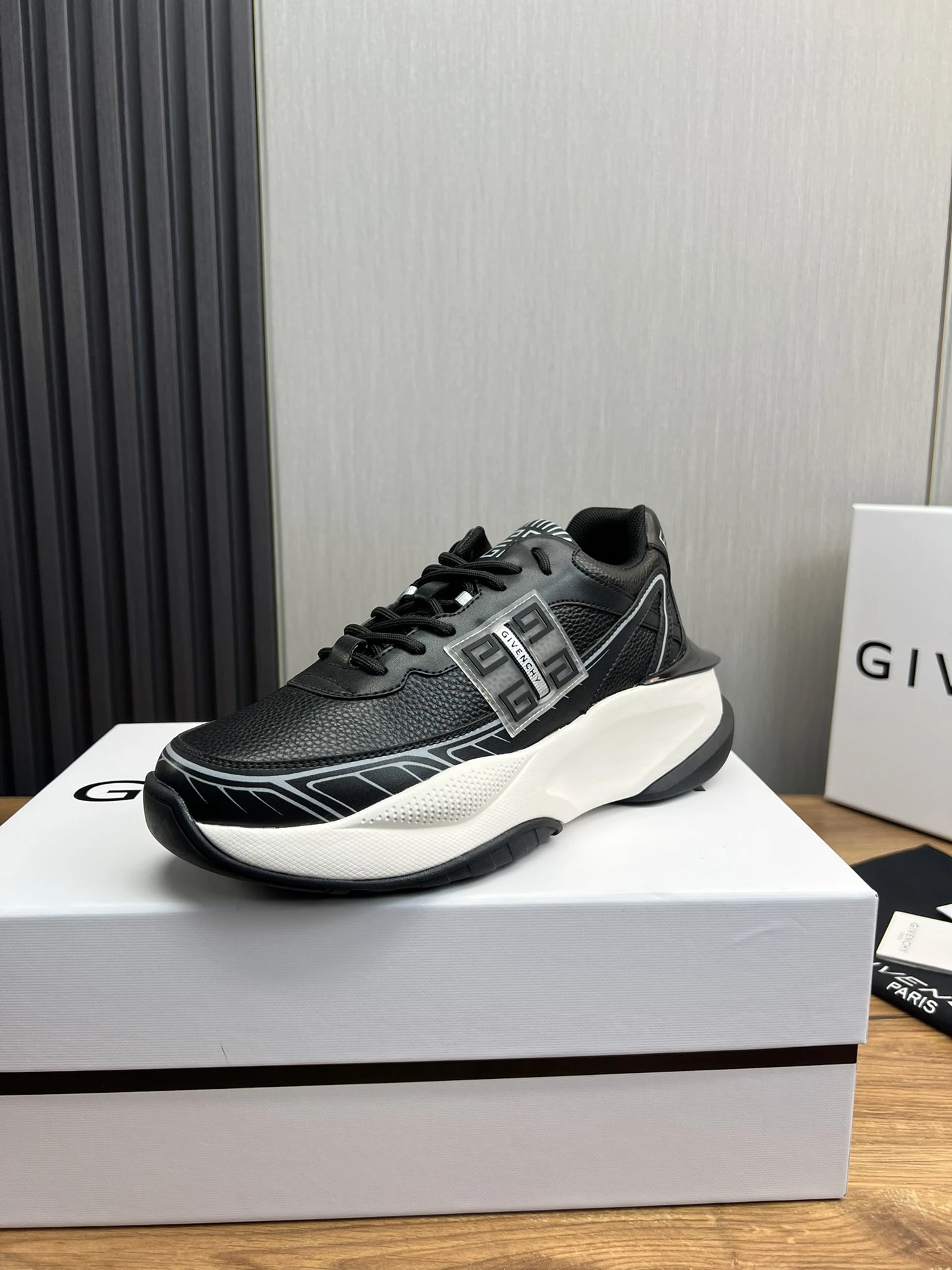 Givenchy Sneakers — a0d53d15