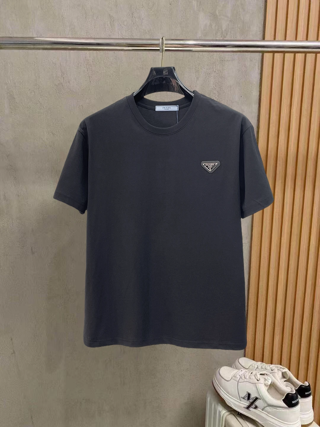 Prada T-Shirt — 302d0eab