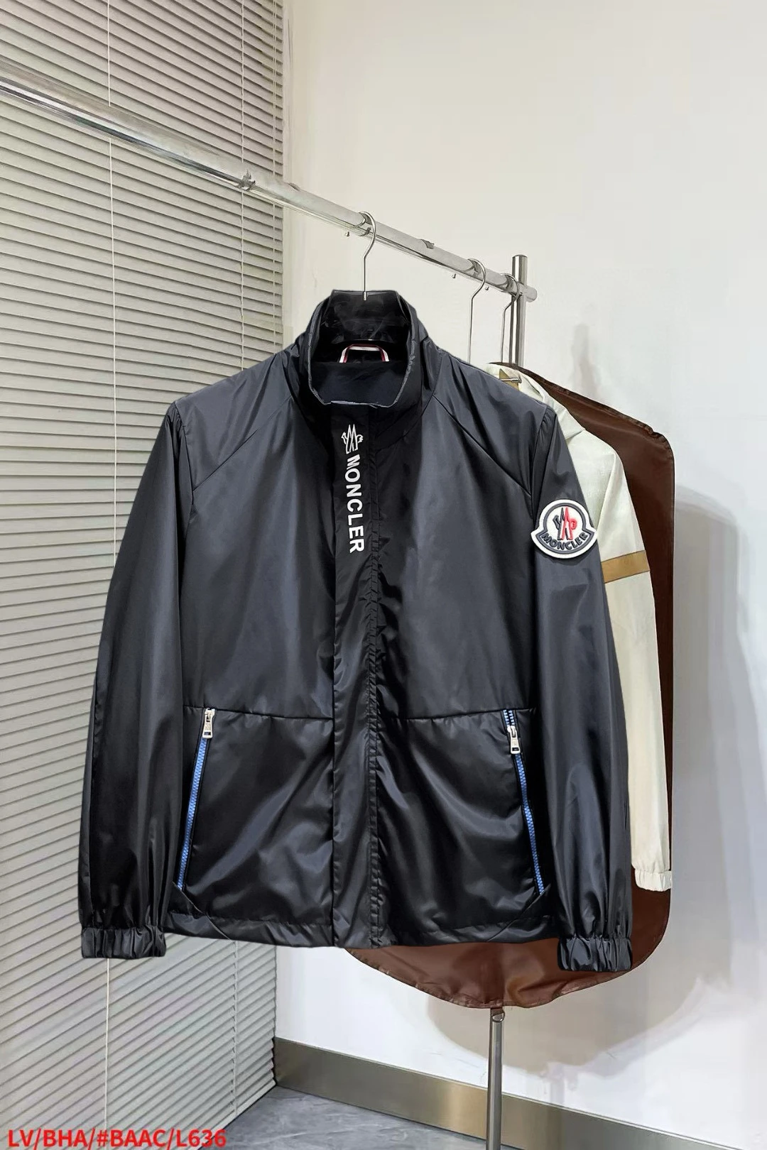 Moncler Jackets — 7bb04de0