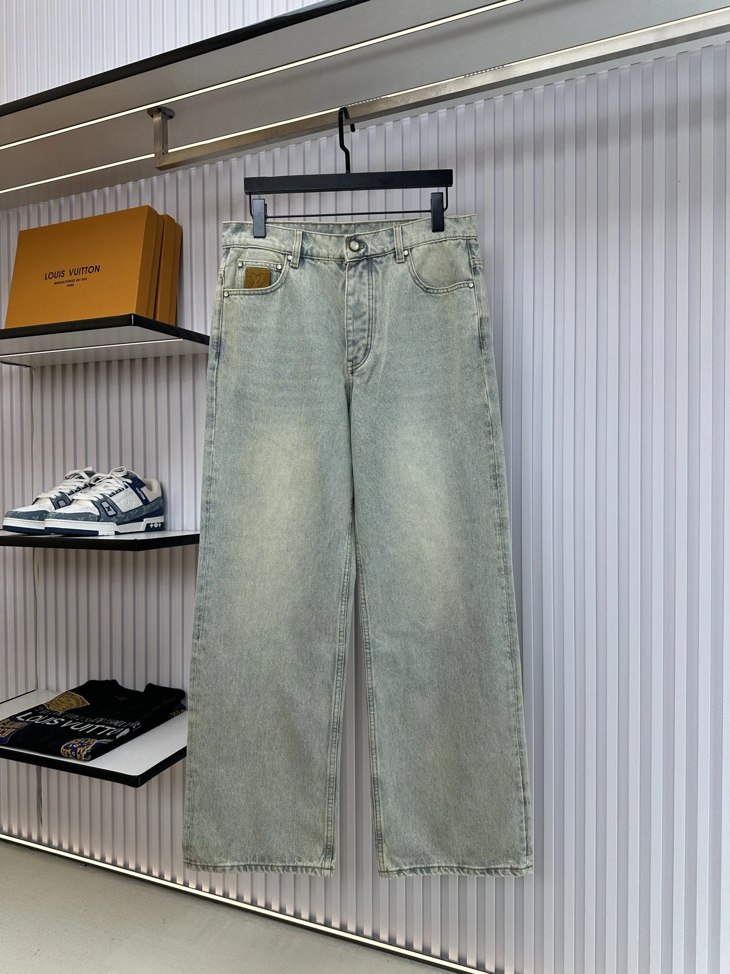 Louis Vuitton Jeans — 4d94e93e