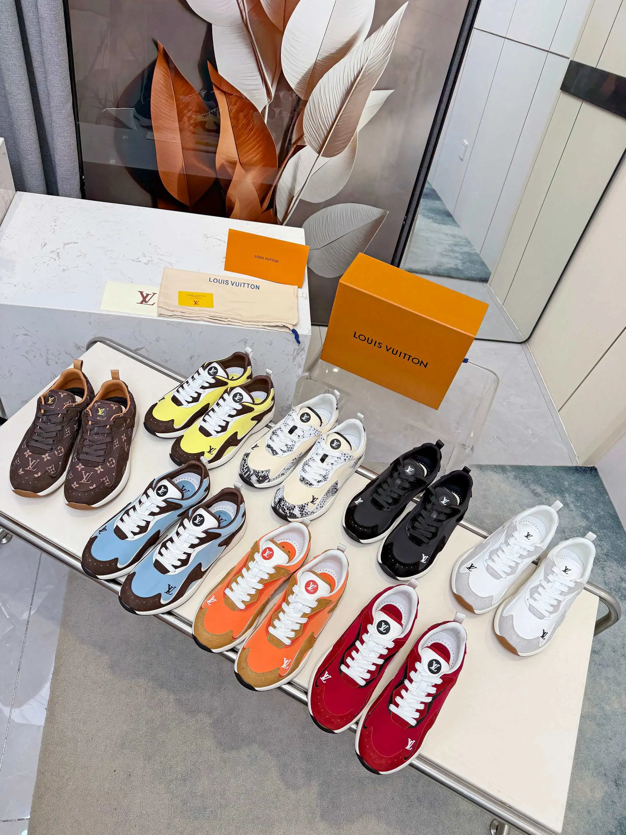 Louis Vuitton Sneakers — ccf1e8c5