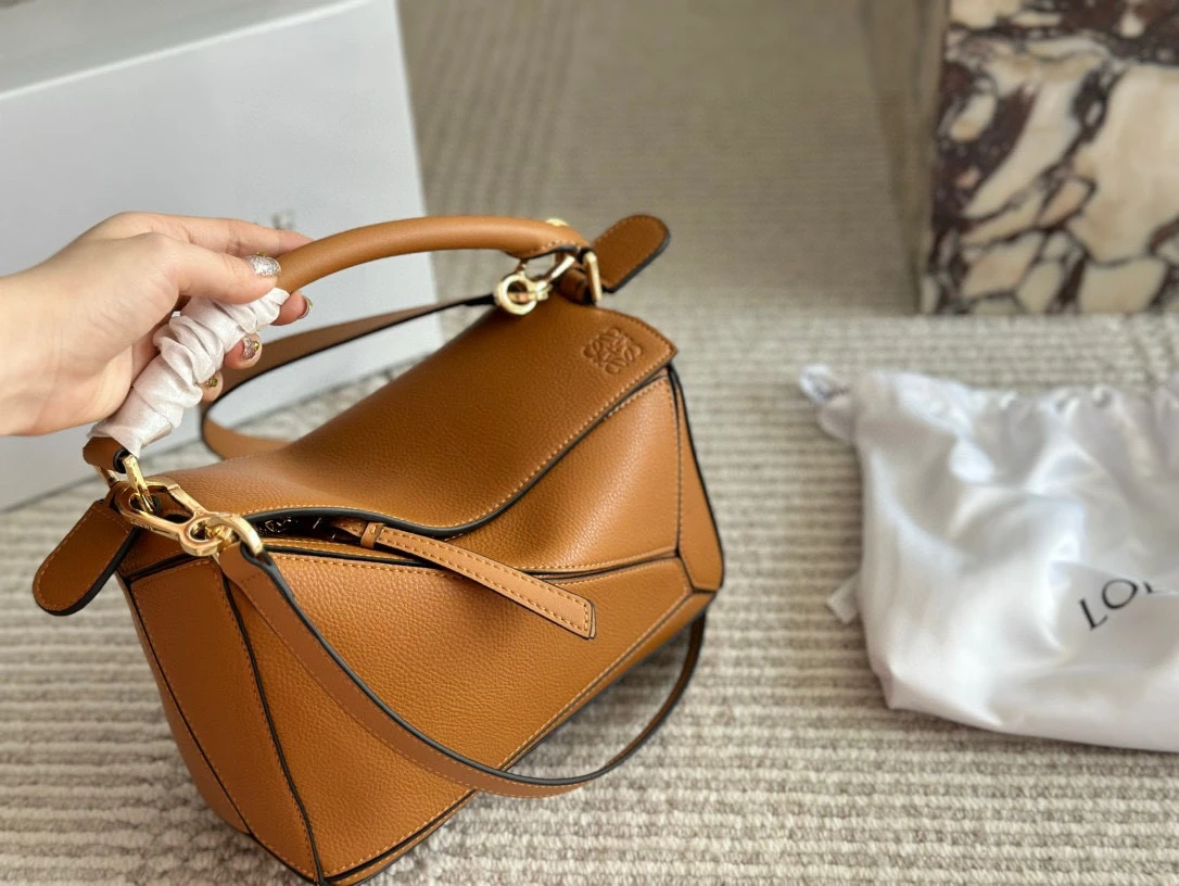 Loewe Bag — 03f603ac