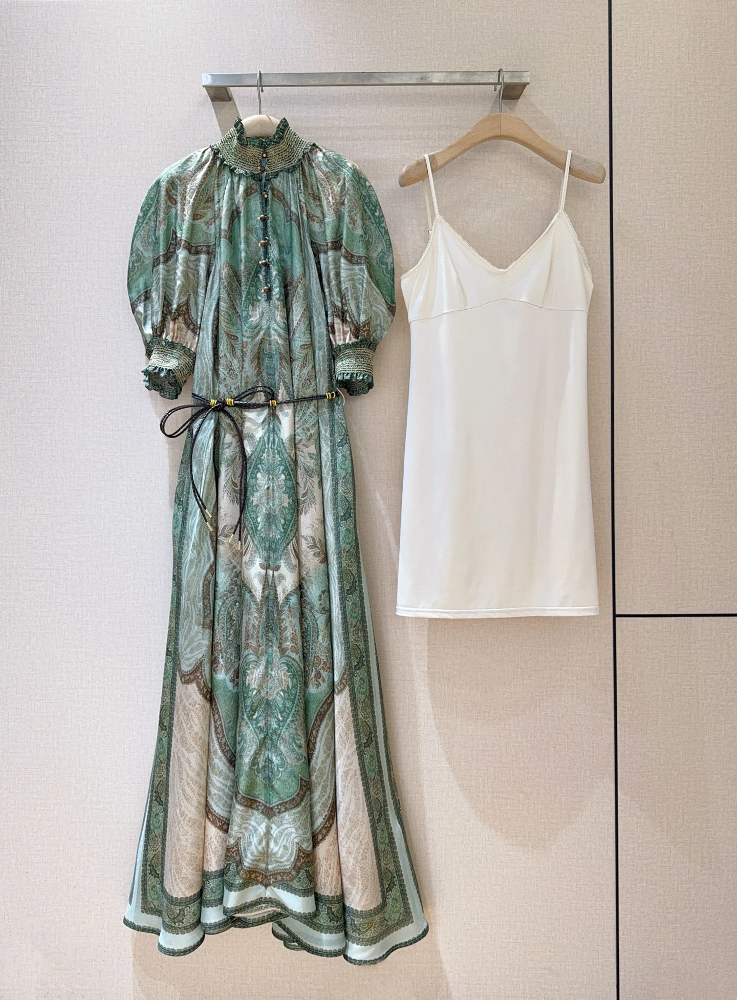 Dresses — 249e6c86