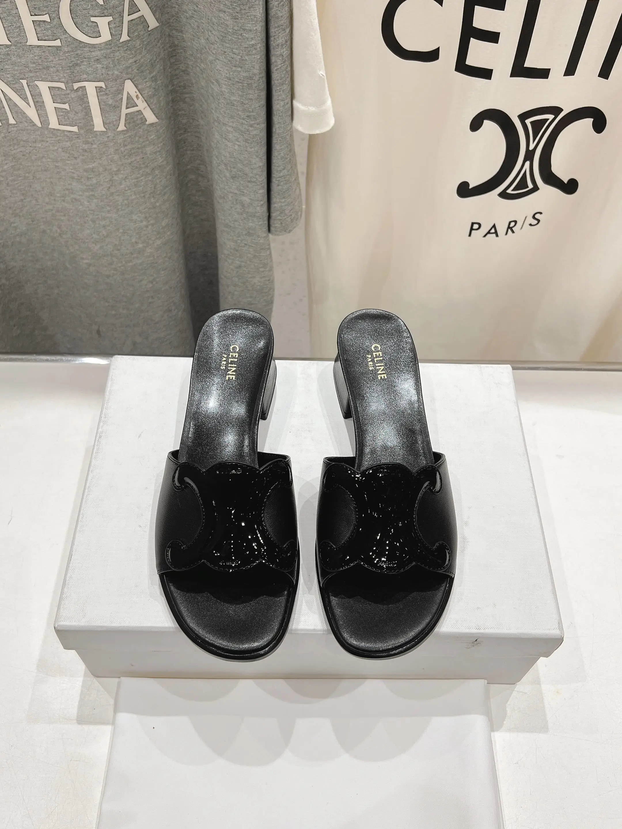 Celine Slippers — d60430b2