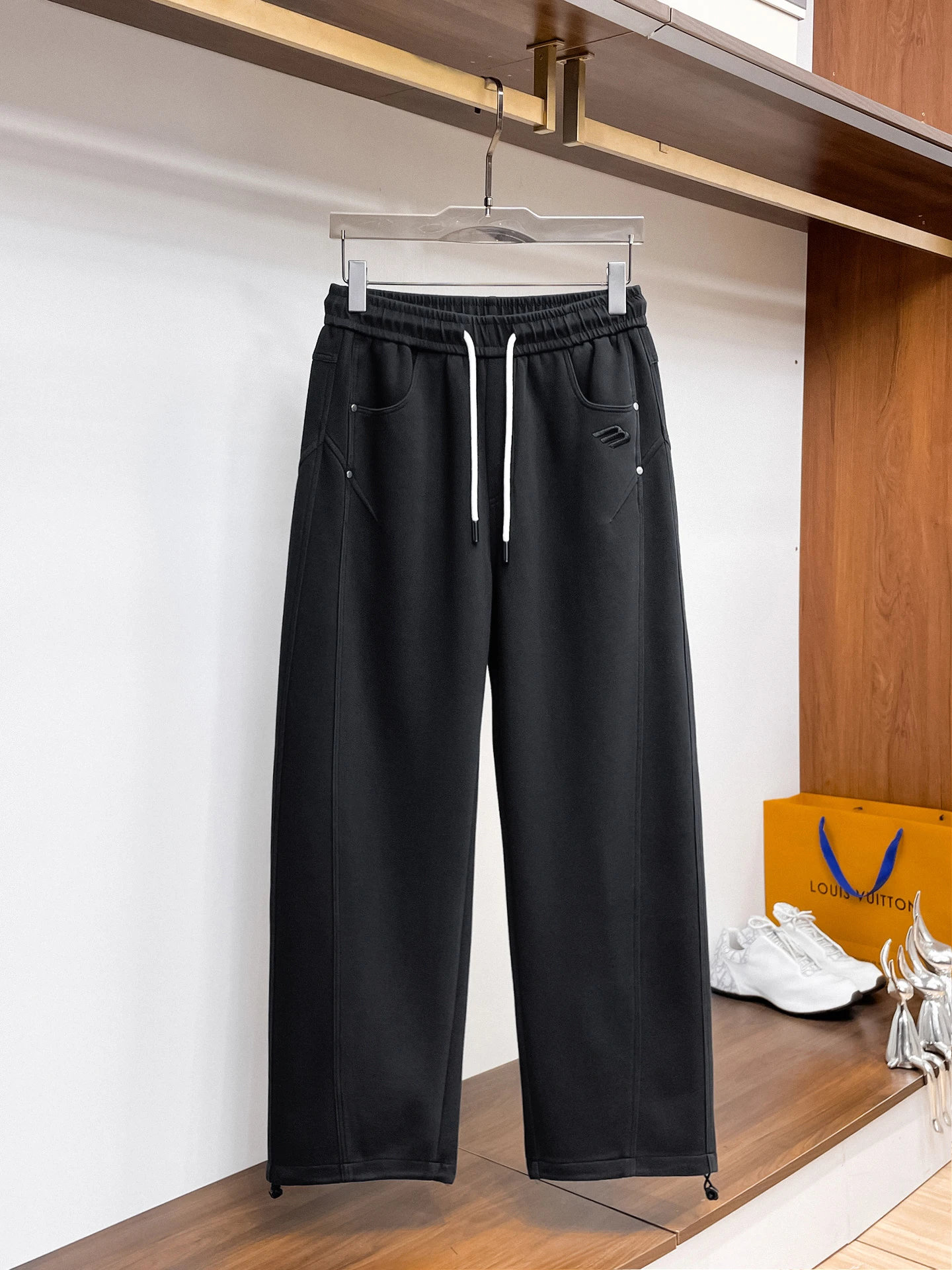 Balenciaga Trousers — 721018e4