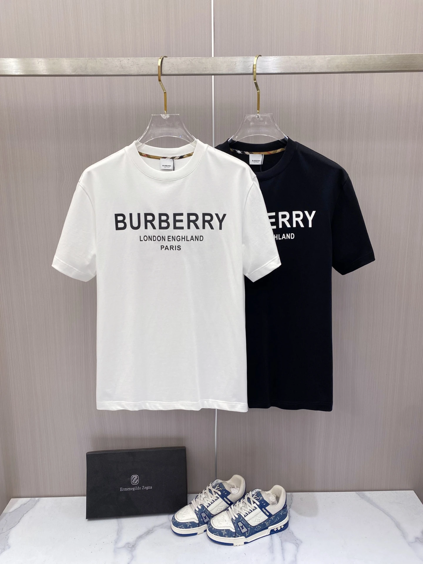 Burberry T-Shirt — d8aa4e0a
