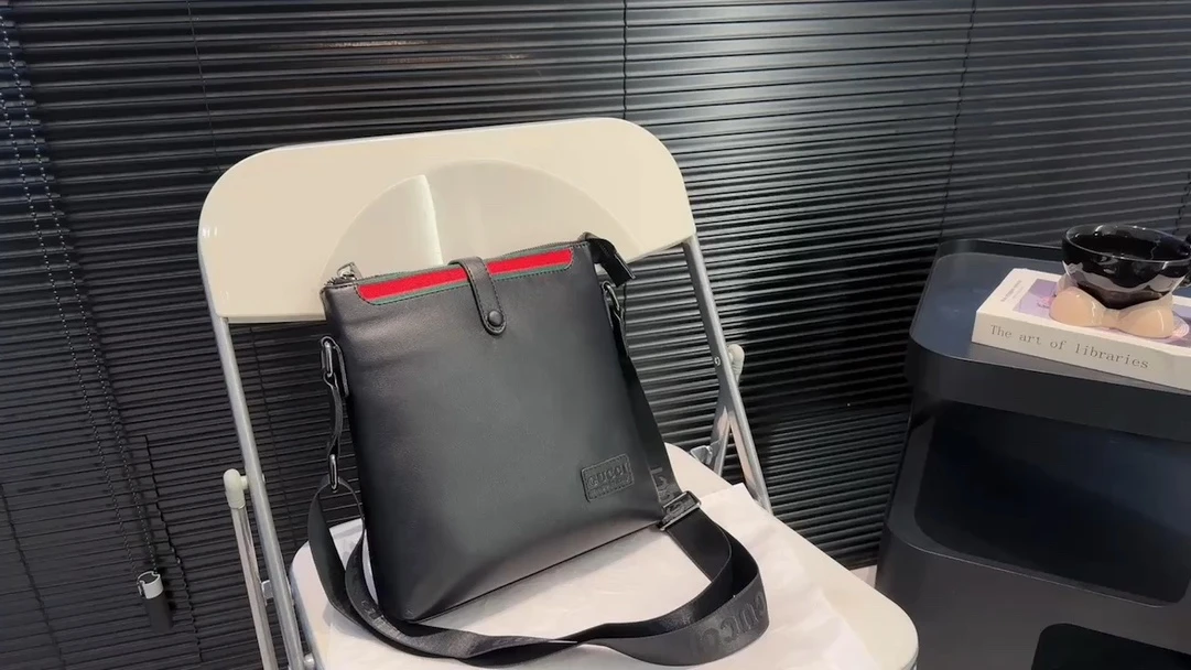 Travel Bags — e47d067d