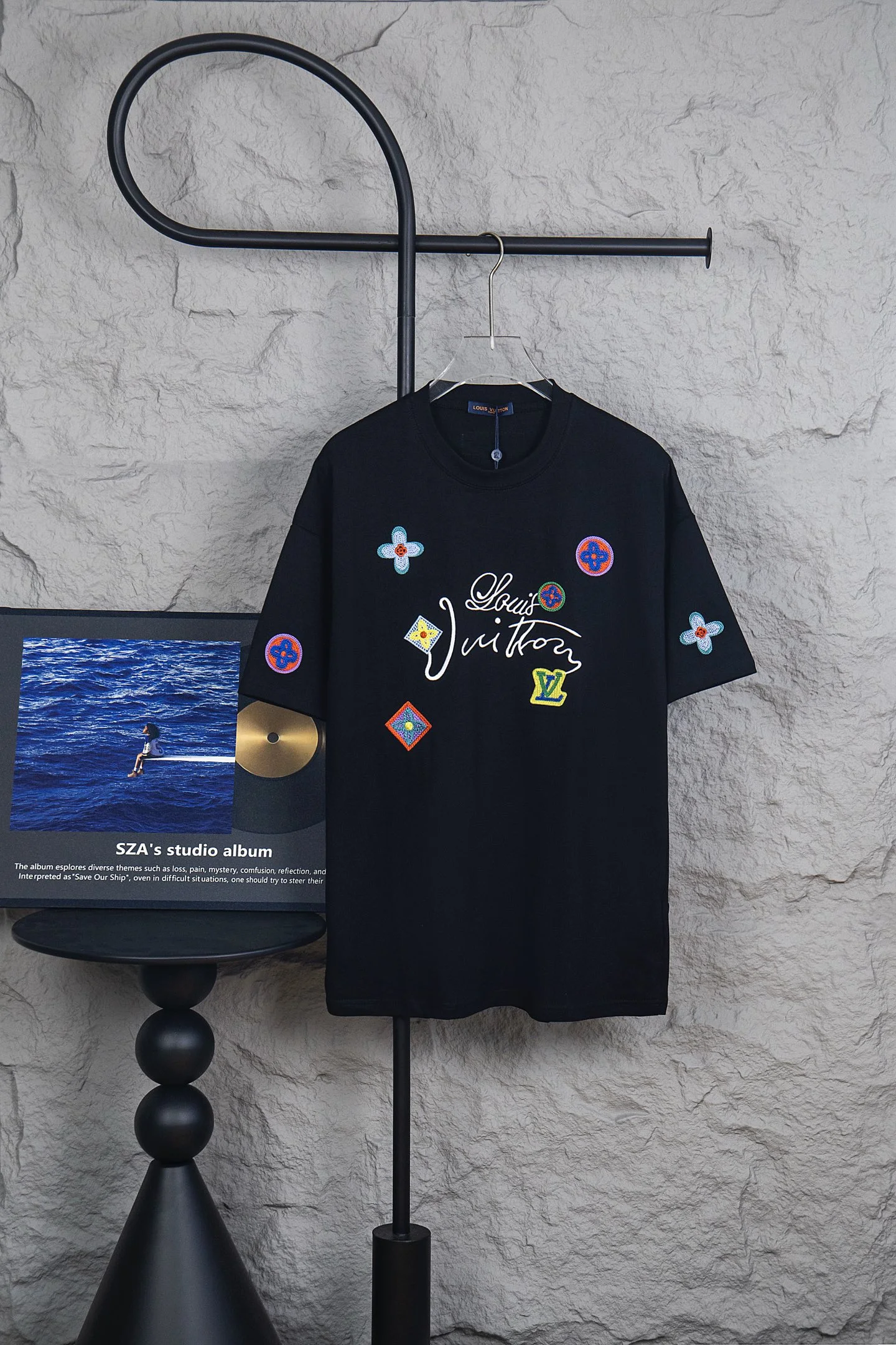 Louis Vuitton T-Shirt — d38c548c