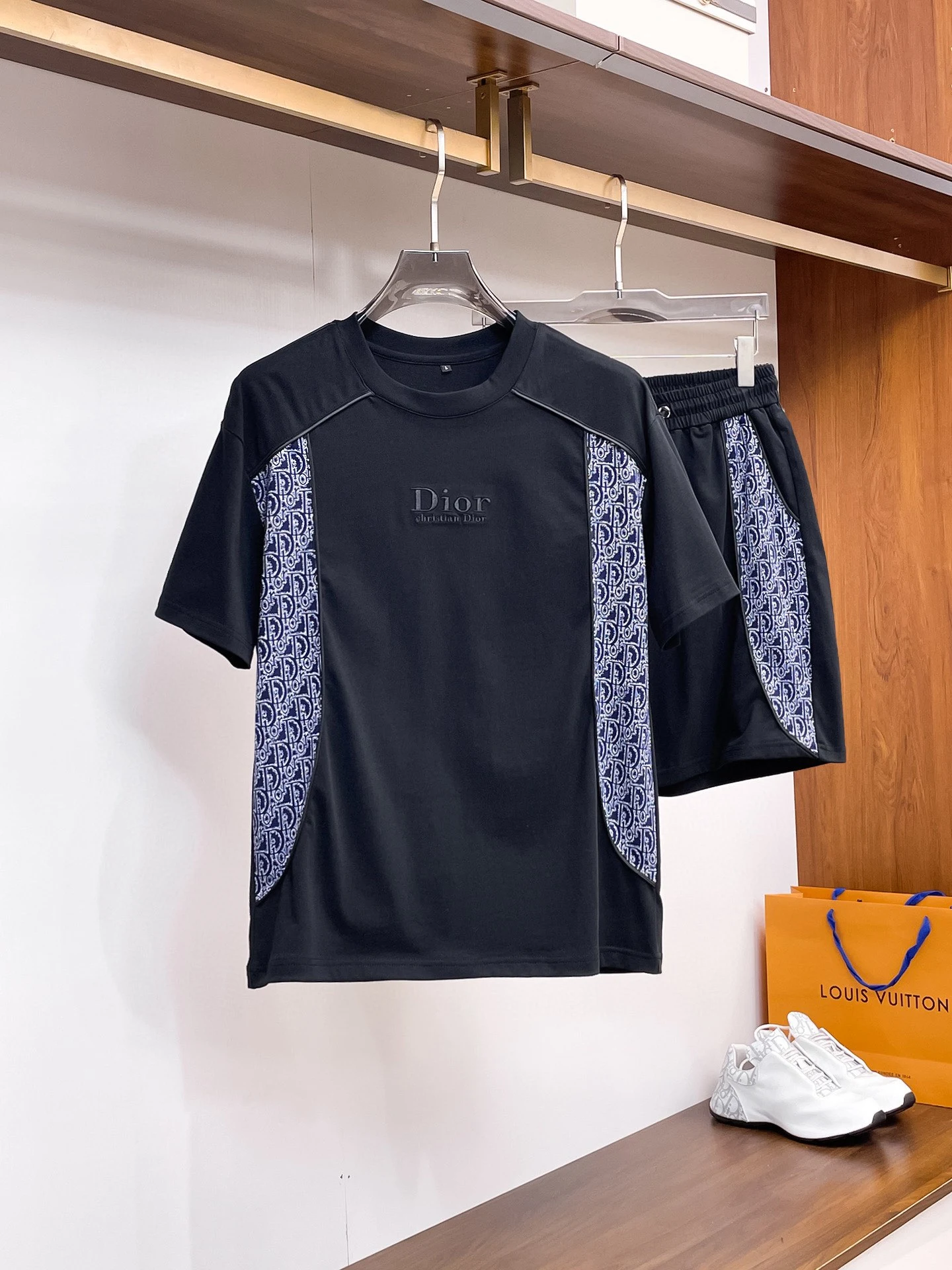 Dior T-Shirt — 026d3961