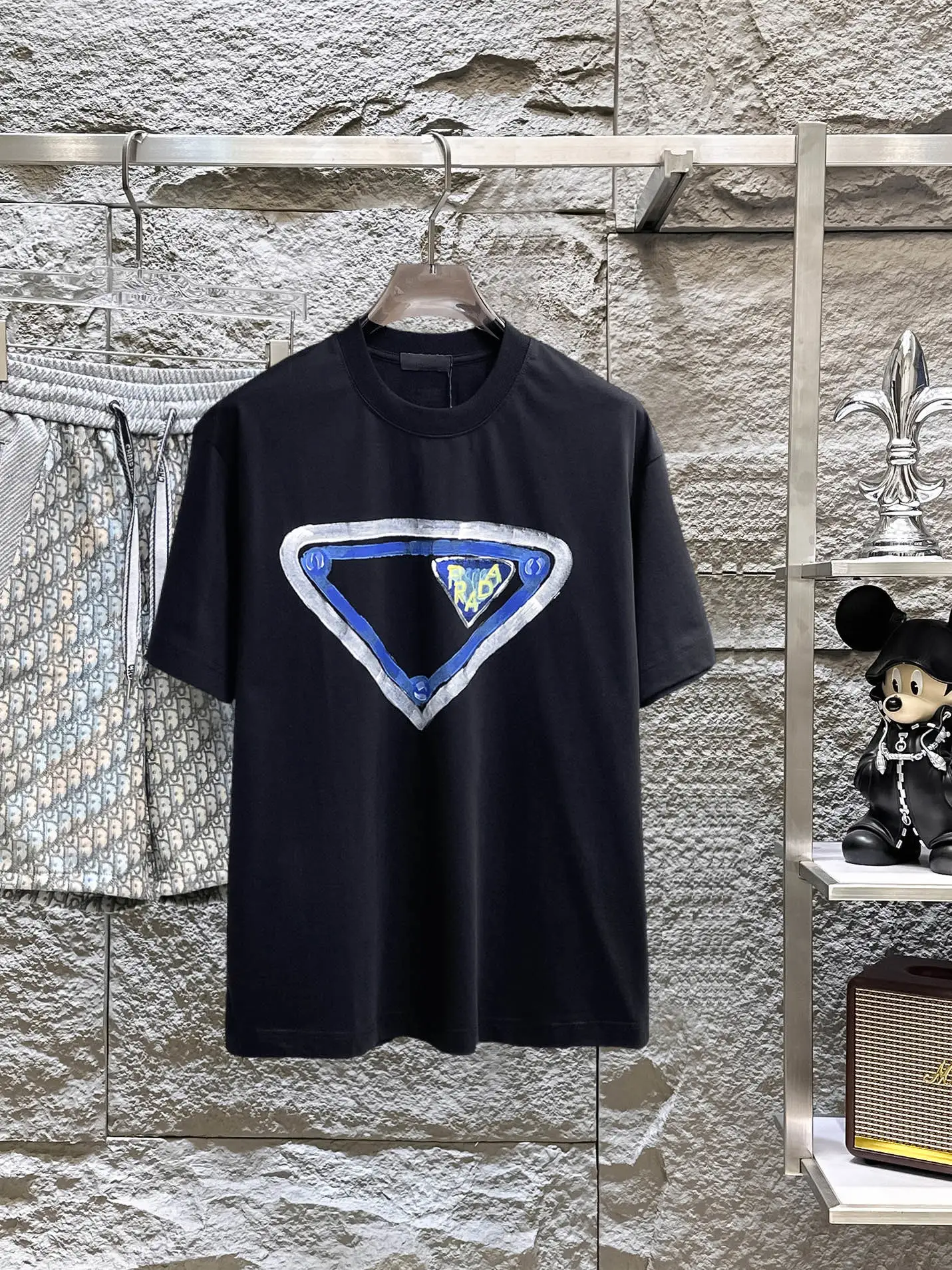 Prada T-Shirt — ee03fdce