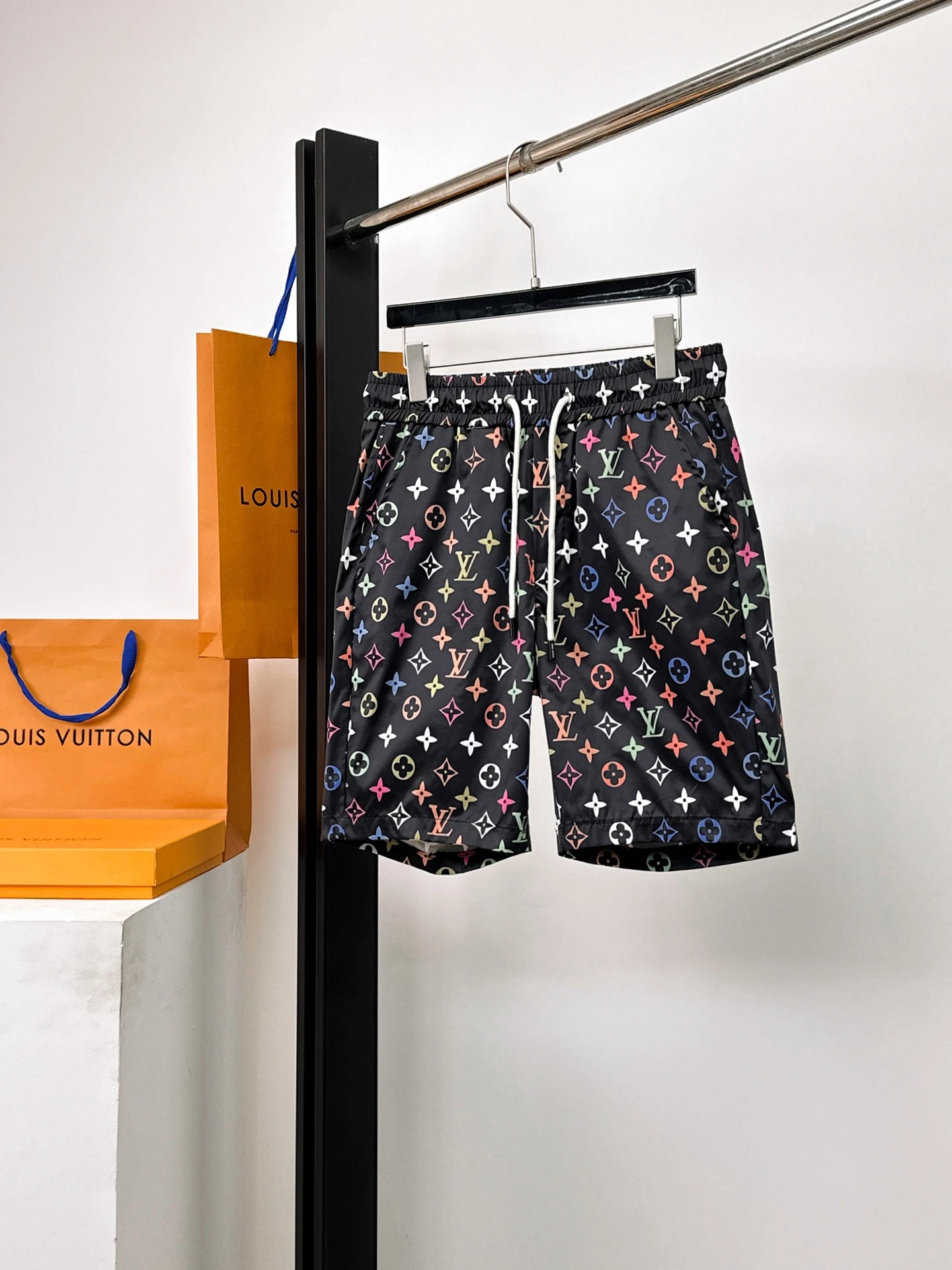 Louis Vuitton Shorts — 178d74e6