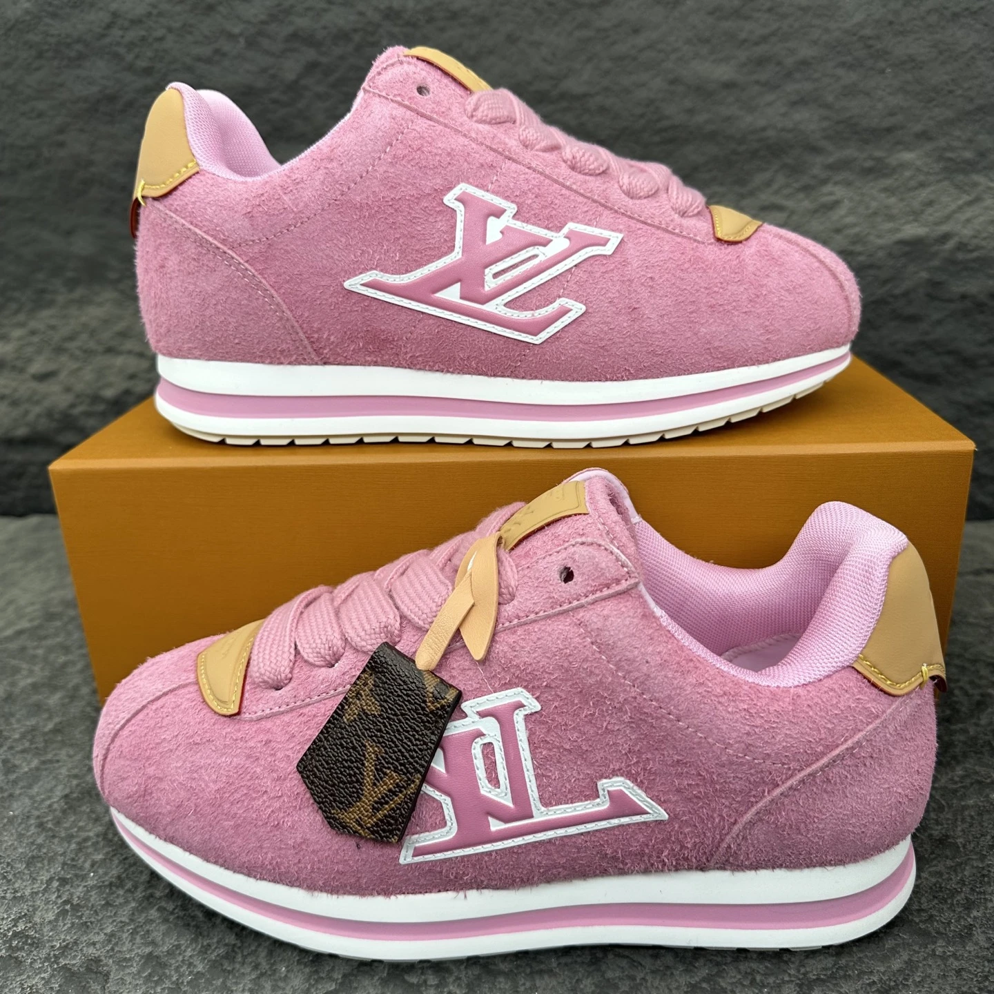 Louis Vuitton Sneakers — 981b6731
