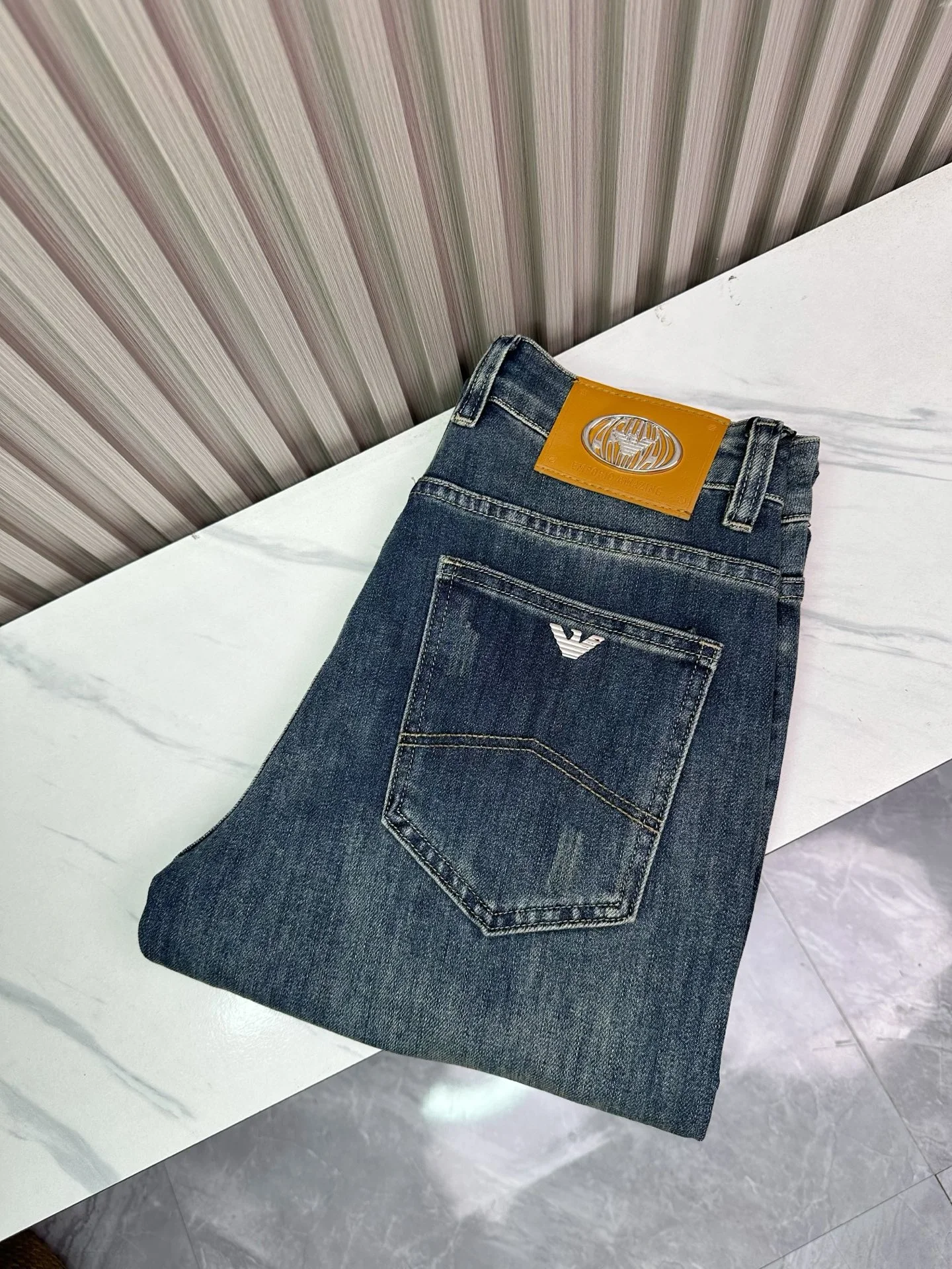 Armani Jeans — 4046c54c