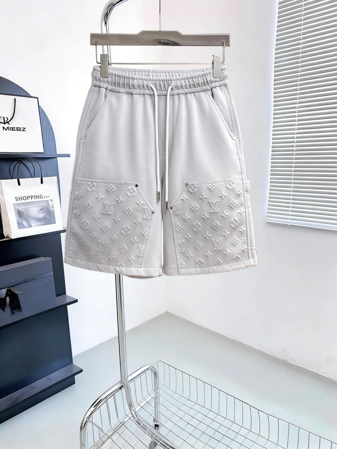 Louis Vuitton Shorts — e84660b9