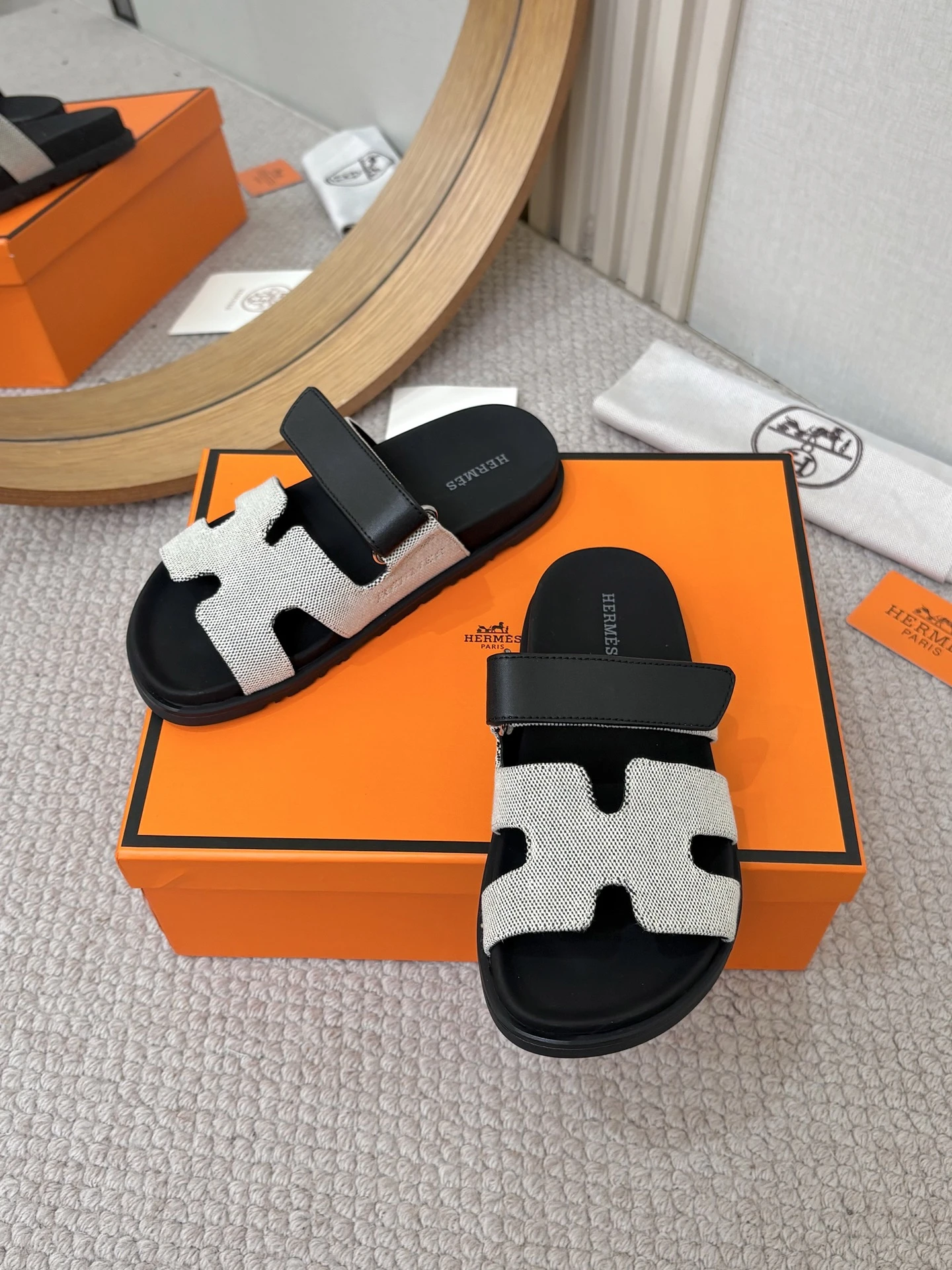 Hermès Slippers — cb79ebb5